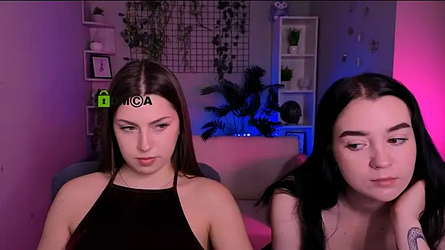 Snapshot of amalialowell chatting on June 2026 07:05:01 PM amalialowell online show from June 2026 07:05:01 PM