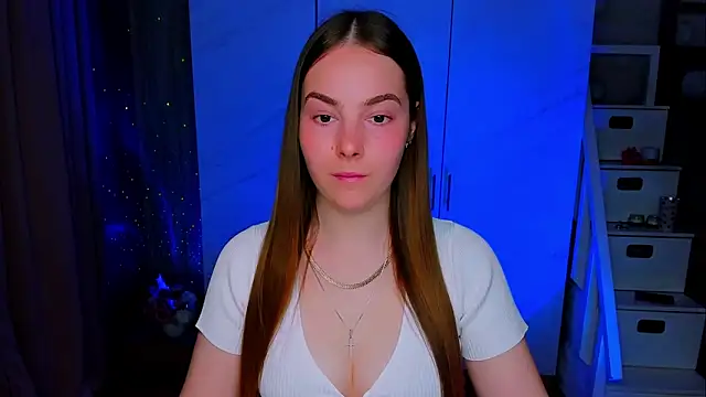 Snapshot of Maddy_Wood_ chatting on May 2026 01:07:02 PM Maddy Wood online show from May 2026 01:07:02 PM
