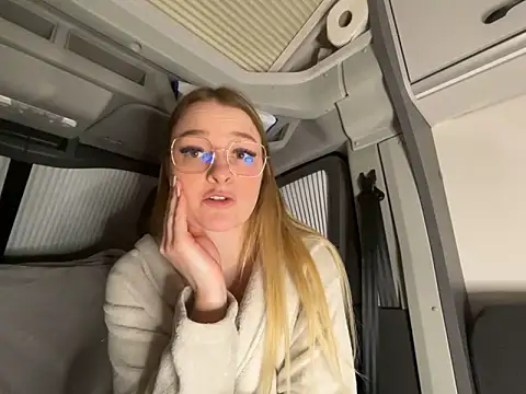 Snapshot of melanieTesss chatting on February 2026 11:50:02 PM melanieTesss online show from February 2026 11:50:02 PM