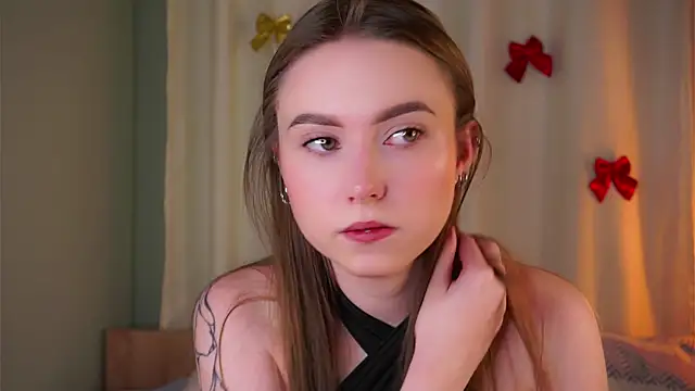 Snapshot of LorileeRuetz chatting on February 2026 12:02:01 PM LorileeRuetz online show from February 2026 12:02:01 PM