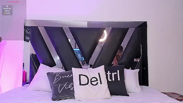 Mia Iron online show from March 2026 01:37:01 PM