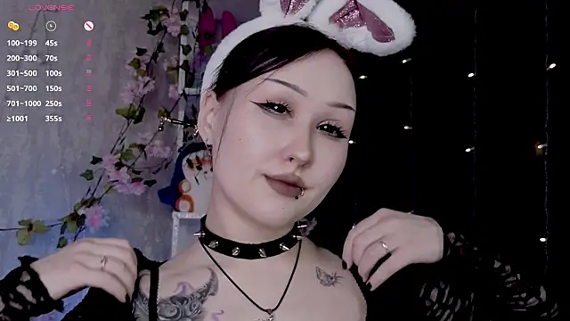 Snapshot of ThoraHaring chatting on April 2026 04:35:02 AM ThoraHaring online show from April 2026 04:35:02 AM