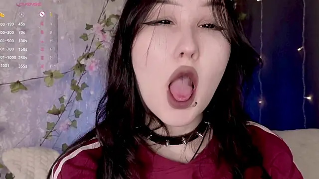 Snapshot of ThoraHaring chatting on April 2026 06:19:01 AM ThoraHaring online show from April 2026 06:19:01 AM