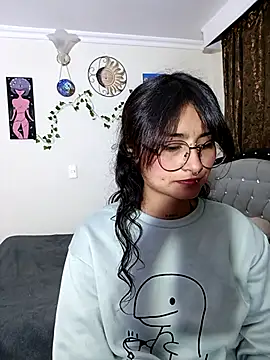 Lili  Clan online show from May 2026 05:13:01 AM
