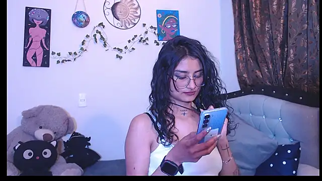 Lili  Clan online show from June 2026 02:43:02 AM