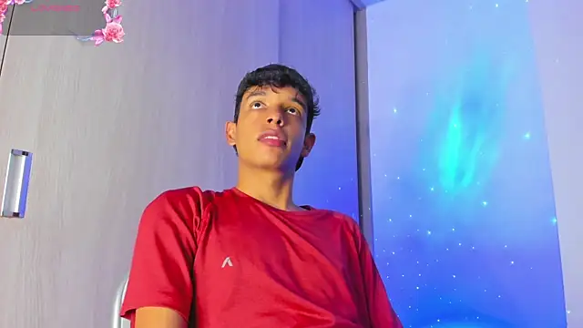 Maxfrost1 online show from April 2026 09:28:01 PM