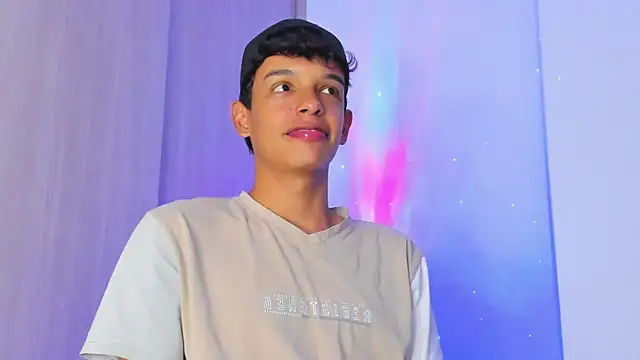 Maxfrost1 online show from April 2026 01:41:02 AM