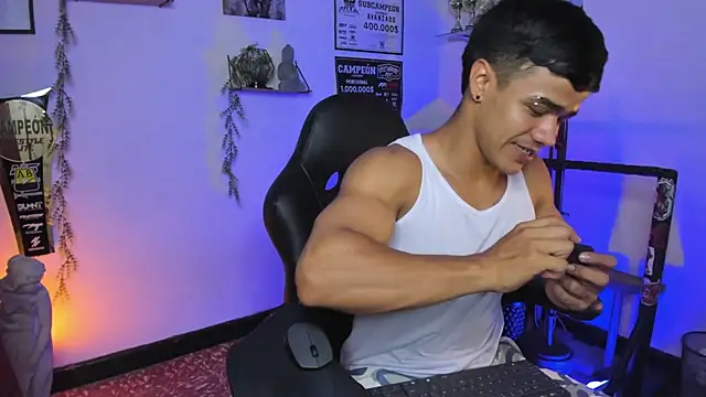 Rob zaens33 online show from March 2026 04:24:02 PM