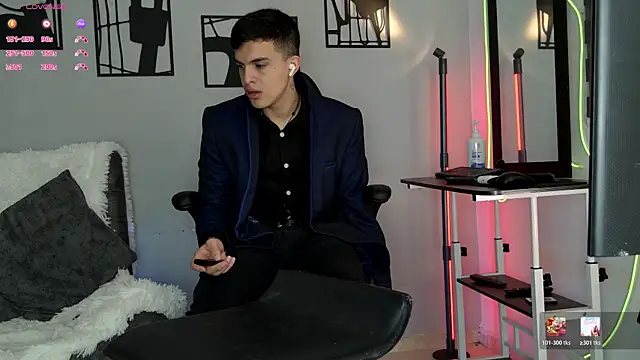 nico pelusa online show from April 2026 02:04:02 PM