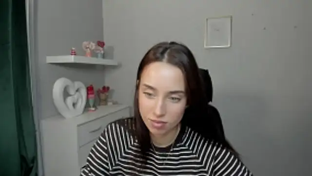 AdeleSolo online show from April 2026 12:44:02 PM