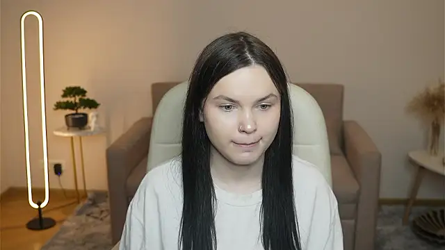 Snapshot of LeilaErcolani chatting on February 2026 11:31:01 AM LeilaErcolani online show from February 2026 11:31:01 AM