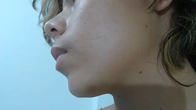 skinnysexy18 online show from June 2026 12:32:02 AM