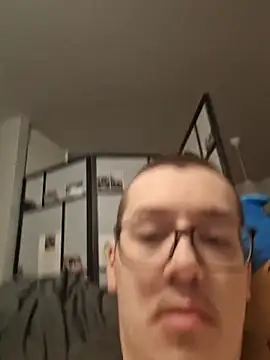 Snapshot of zataeidhagen chatting on February 2026 04:08:01 AM zataeidhagen online show from February 2026 04:08:01 AM