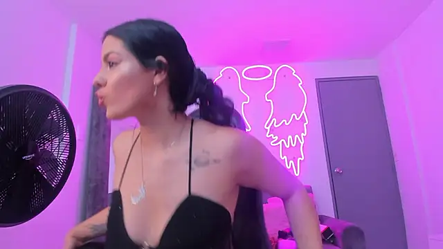 Evelin  thompsson online show from March 2026 03:21:01 AM