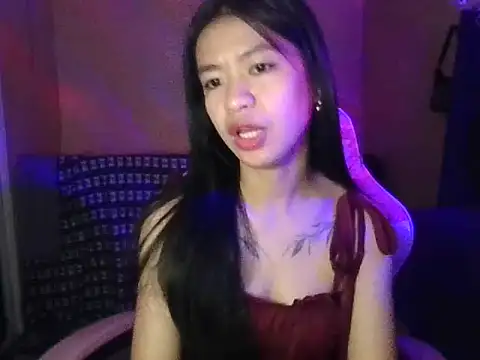Luna Moonfang online show from April 2026 08:28:02 PM