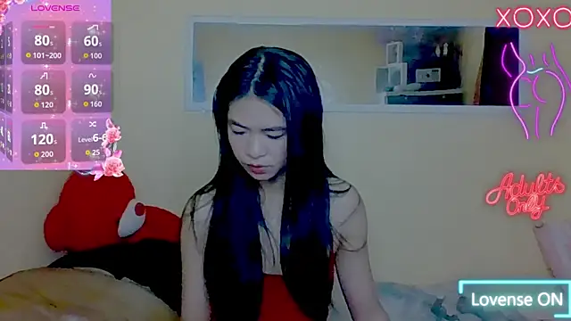 Snapshot of Luna_Moonfang chatting on June 2026 09:47:01 AM Luna Moonfang online show from June 2026 09:47:01 AM
