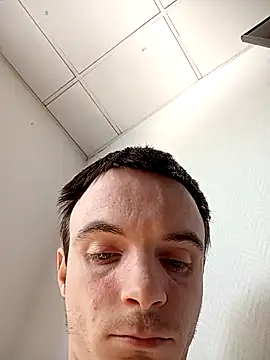 thom7246 online show from March 2026 10:18:02 AM