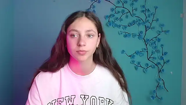 KissMeJulia online show from May 2026 11:15:01 AM