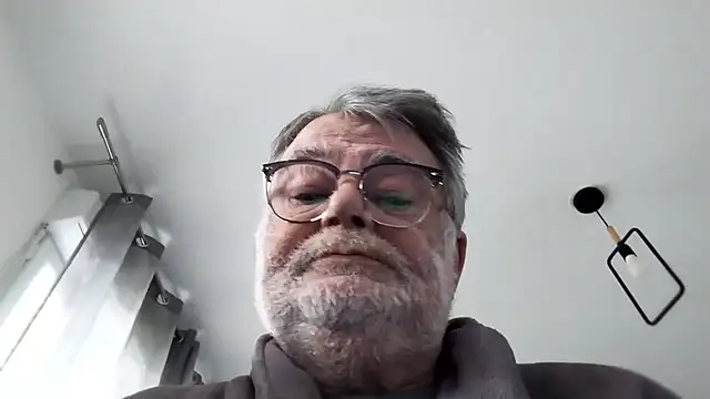 Vieux pervert online show from February 2026 08:32:01 AM