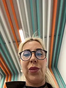 LisaMurr online show from April 2026 11:28:01 AM