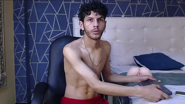 LuckySammer online show from February 2026 12:14:01 PM