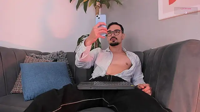 SavageCross1 online show from February 2026 07:45:01 PM