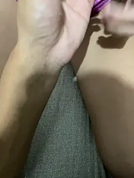 Snapshot of tuputa420 chatting on April 2026 05:41:01 AM tuputa420 online show from April 2026 05:41:01 AM