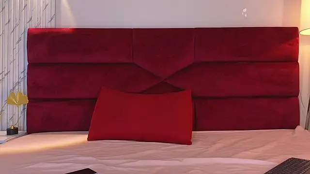 Blue MoonXXX online show from April 2026 07:17:02 PM