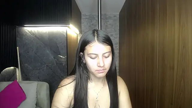 Snapshot of Sweett_liia_ chatting on April 2026 07:28:01 PM Sweett liia online show from April 2026 07:28:01 PM