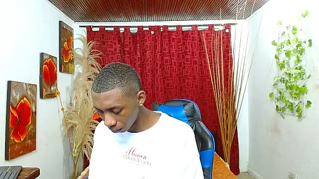 milo018 online show from February 2026 06:08:02 PM