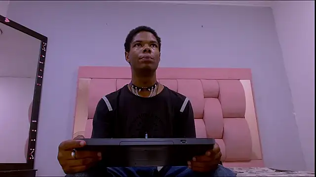 Santiago Ortiz  online show from March 2026 03:45:02 AM