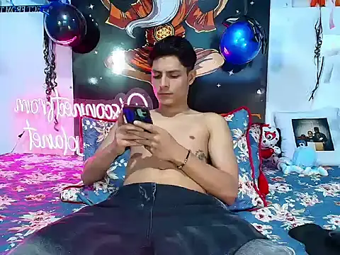 Snapshot of Eliassalvatore_ chatting on February 2026 03:52:01 PM Eliassalvatore online show from February 2026 03:52:01 PM