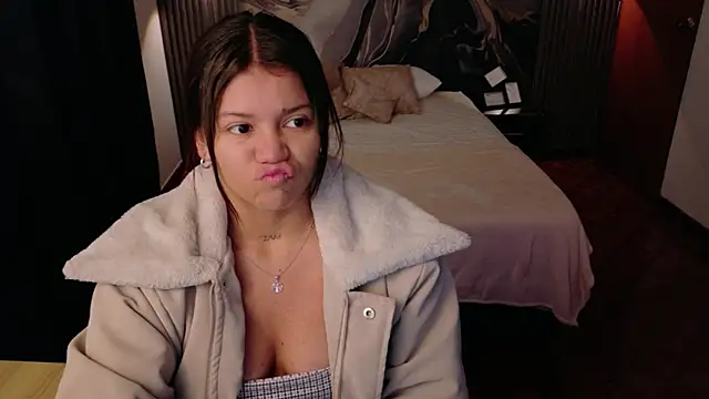 Alessia Monroe  online show from February 2026 01:42:01 PM