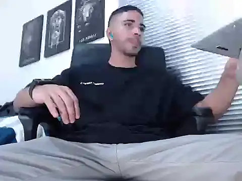 Kratoswolf online show from March 2026 06:18:02 PM