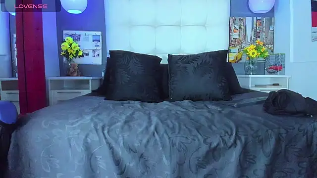 Snapshot of SharonTygaX chatting on February 2026 04:13:02 AM SharonTygaX online show from February 2026 04:13:02 AM