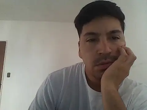 Snapshot of LeCorbu10 chatting on April 2026 05:23:01 PM LeCorbu10 online show from April 2026 05:23:01 PM