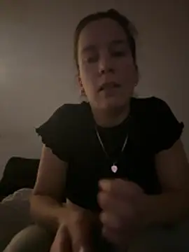 Snapshot of Melu12 chatting on April 2026 10:43:02 PM Melu12 online show from April 2026 10:43:02 PM