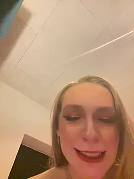 HoneyImHome07 online show from February 2026 04:30:01 AM