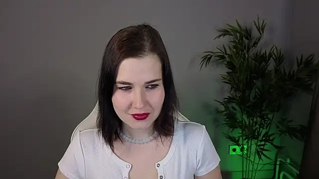 Snapshot of alian_legs chatting on February 2026 01:14:02 AM alian legs online show from February 2026 01:14:02 AM