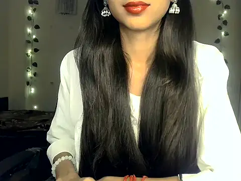 Snapshot of SIKSHA_SINGH chatting on April 2026 08:44:01 PM SIKSHA SINGH online show from April 2026 08:44:01 PM