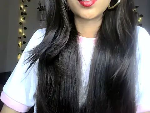 Snapshot of SIKSHA_SINGH chatting on May 2026 06:50:01 PM SIKSHA SINGH online show from May 2026 06:50:01 PM