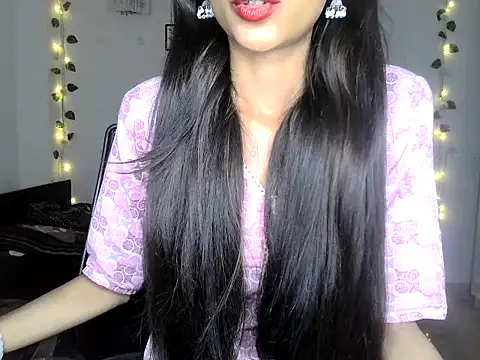 Snapshot of SIKSHA_SINGH chatting on May 2026 06:31:02 PM SIKSHA SINGH online show from May 2026 06:31:02 PM