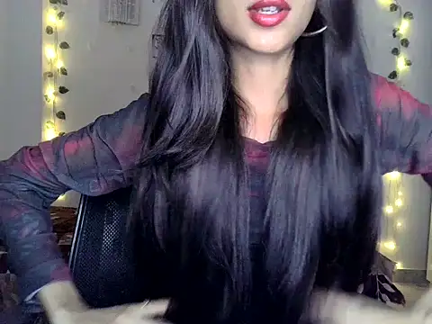 Snapshot of SIKSHA_SINGH chatting on June 2026 12:32:02 AM SIKSHA SINGH online show from June 2026 12:32:02 AM