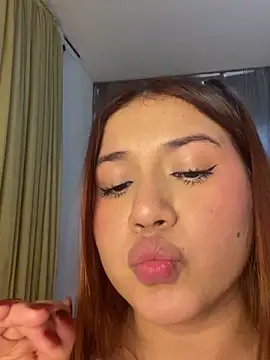 scarleth marquezz online show from April 2026 07:45:01 AM