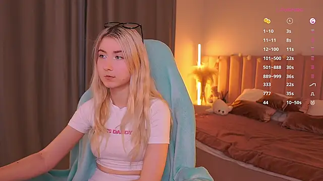 Aiko Takana online show from February 2026 03:43:02 PM