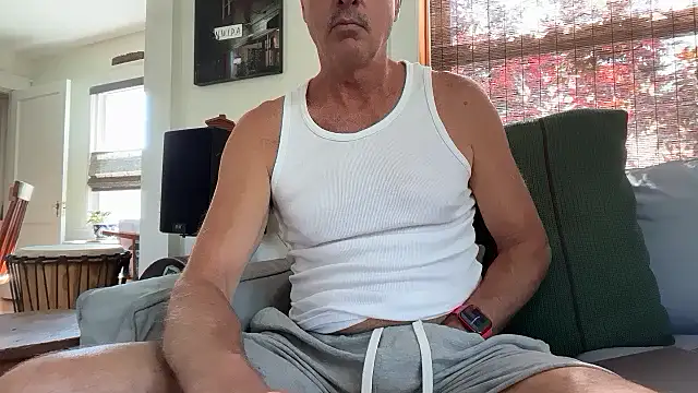 Snapshot of Guy__Grey chatting on July 2026 01:15:01 PM Guy Grey online show from July 2026 01:15:01 PM