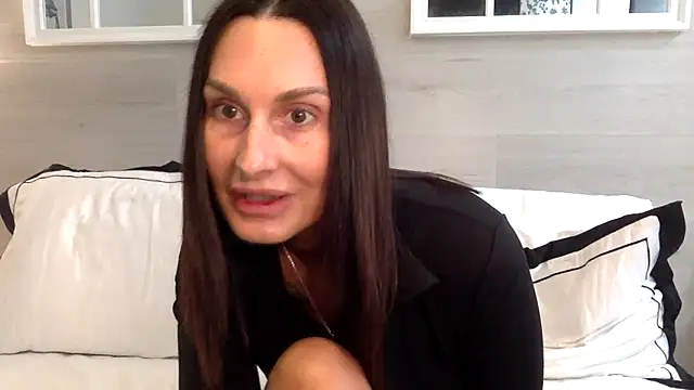 ms lara online show from March 2026 11:17:01 AM