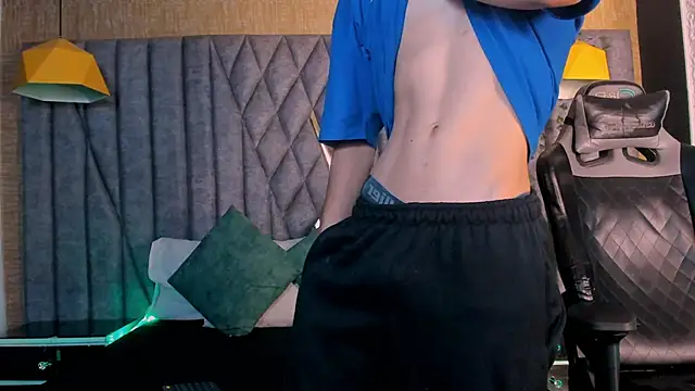 LeoFeniix online show from February 2026 03:38:02 AM