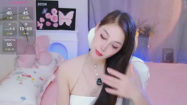 Snapshot of Luckmia333 chatting on May 2026 02:34:02 PM Luckmia333 online show from May 2026 02:34:02 PM