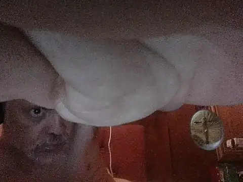 Snapshot of PilotingMuchness chatting on May 2026 01:22:02 AM PilotingMuchness online show from May 2026 01:22:02 AM